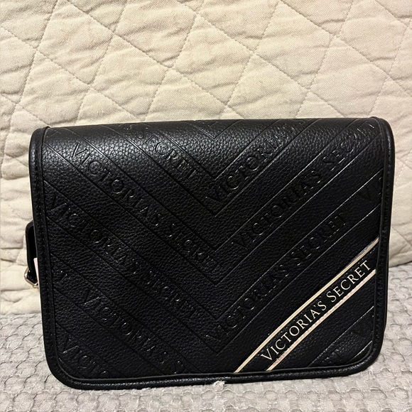 Victoria’s Secret Flap Belt Bag - Picture 4 of 4